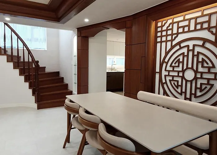 Skynest, Seoul, Luxury Rooftop Oasis, 3br, 3ba, Max 8 Guests, Free Pkg, Jamsil, Lotte World Tower View, 3 Is Available Only For Groups Of 7 Guests * Seoul