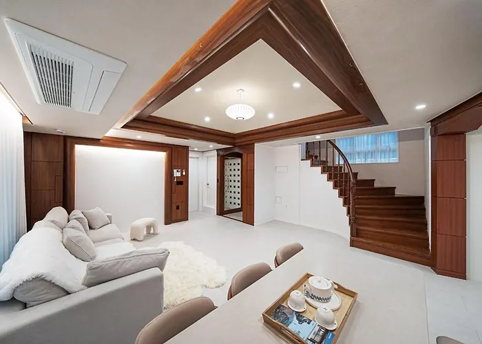 Skynest, Seoul, Luxury Rooftop Oasis, 3br, 3ba, Max 8 Guests, Free Pkg, Jamsil, Lotte World Tower View, 3 Is Available Only For Groups Of 7 Guests *