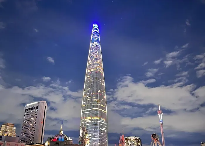 Skynest, Seoul, Luxury Rooftop Oasis, 3br, 3ba, Max 8 Guests, Free Pkg, Jamsil, Lotte World Tower View, 3 Is Available Only For Groups Of 7 Guests * Seoul