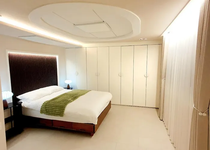 Apartment Skynest, Seoul, Luxury Rooftop Oasis, 3br, 3ba, Max 8 Guests, Free Pkg, Jamsil, Lotte World Tower View, 3 Is Available Only For Groups Of 7 Guests *