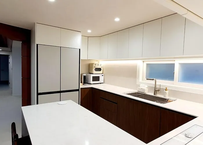 Skynest, Seoul, Luxury Rooftop Oasis, 3br, 3ba, Max 8 Guests, Free Pkg, Jamsil, Lotte World Tower View, 3 Is Available Only For Groups Of 7 Guests Seoul
