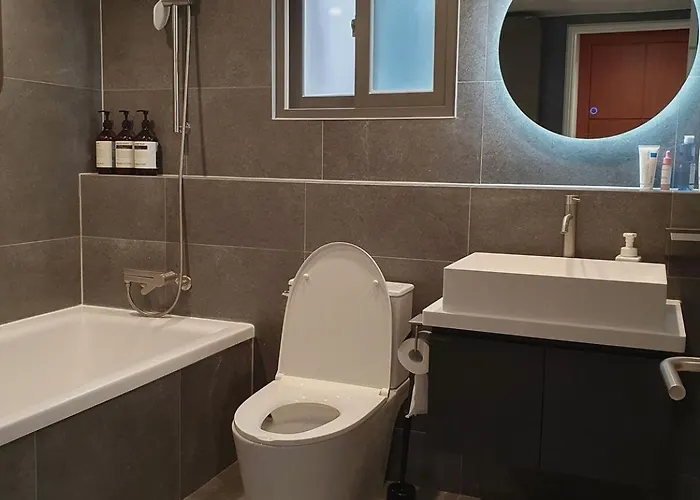 Apartment Skynest, Seoul, Luxury Rooftop Oasis, 3br, 3ba, Max 8 Guests, Free Pkg, Jamsil, Lotte World Tower View, 3 Is Available Only For Groups Of 7 Guests *