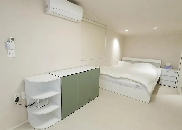 Apartment Skynest, Seoul, Luxury Rooftop Oasis, 3br, 3ba, Max 8 Guests, Free Pkg, Jamsil, Lotte World Tower View, 3 Is Available Only For Groups Of 7 Guests Seoul