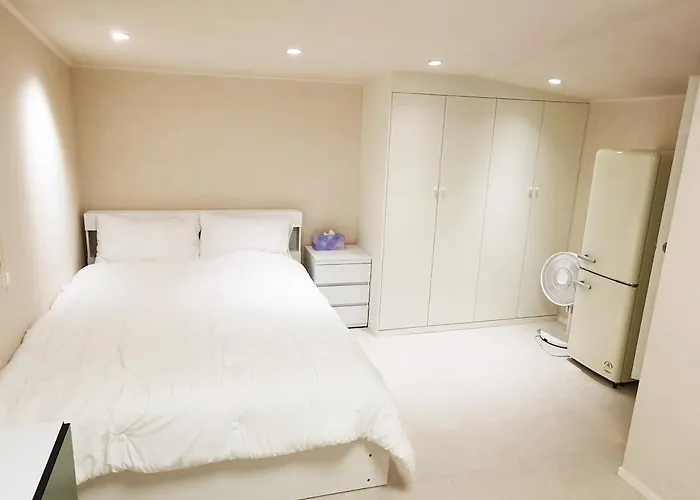 Apartment Skynest, Seoul, Luxury Rooftop Oasis, 3br, 3ba, Max 8 Guests, Free Pkg, Jamsil, Lotte World Tower View, 3 Is Available Only For Groups Of 7 Guests Seoul