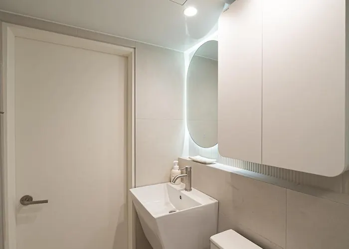Apartment Skynest, Seoul, Luxury Rooftop Oasis, 3br, 3ba, Max 8 Guests, Free Pkg, Jamsil, Lotte World Tower View, 3 Is Available Only For Groups Of 7 Guests *