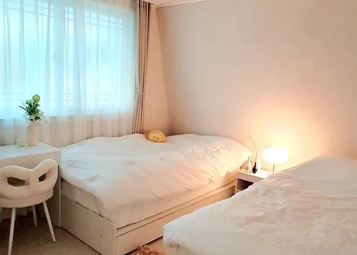 Skynest, Seoul, Luxury Rooftop Oasis, 3br, 3ba, Max 8 Guests, Free Pkg, Jamsil, Lotte World Tower View, 3 Is Available Only For Groups Of 7 Guests Apartment *
